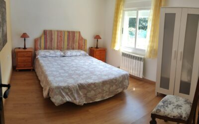 Así es por dentro Casa Rural Las Amapolas: Confort, amplitud y vistas al sur